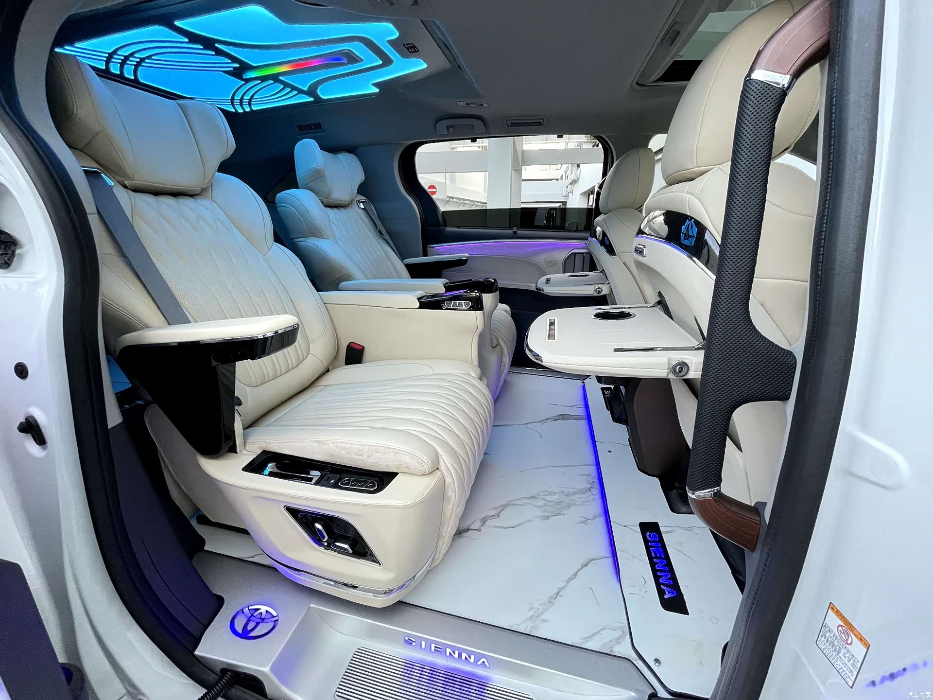 Toyota Sienna, 2025 26