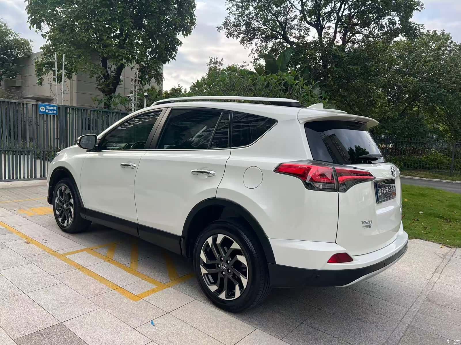 Toyota RAV4, 2016 6