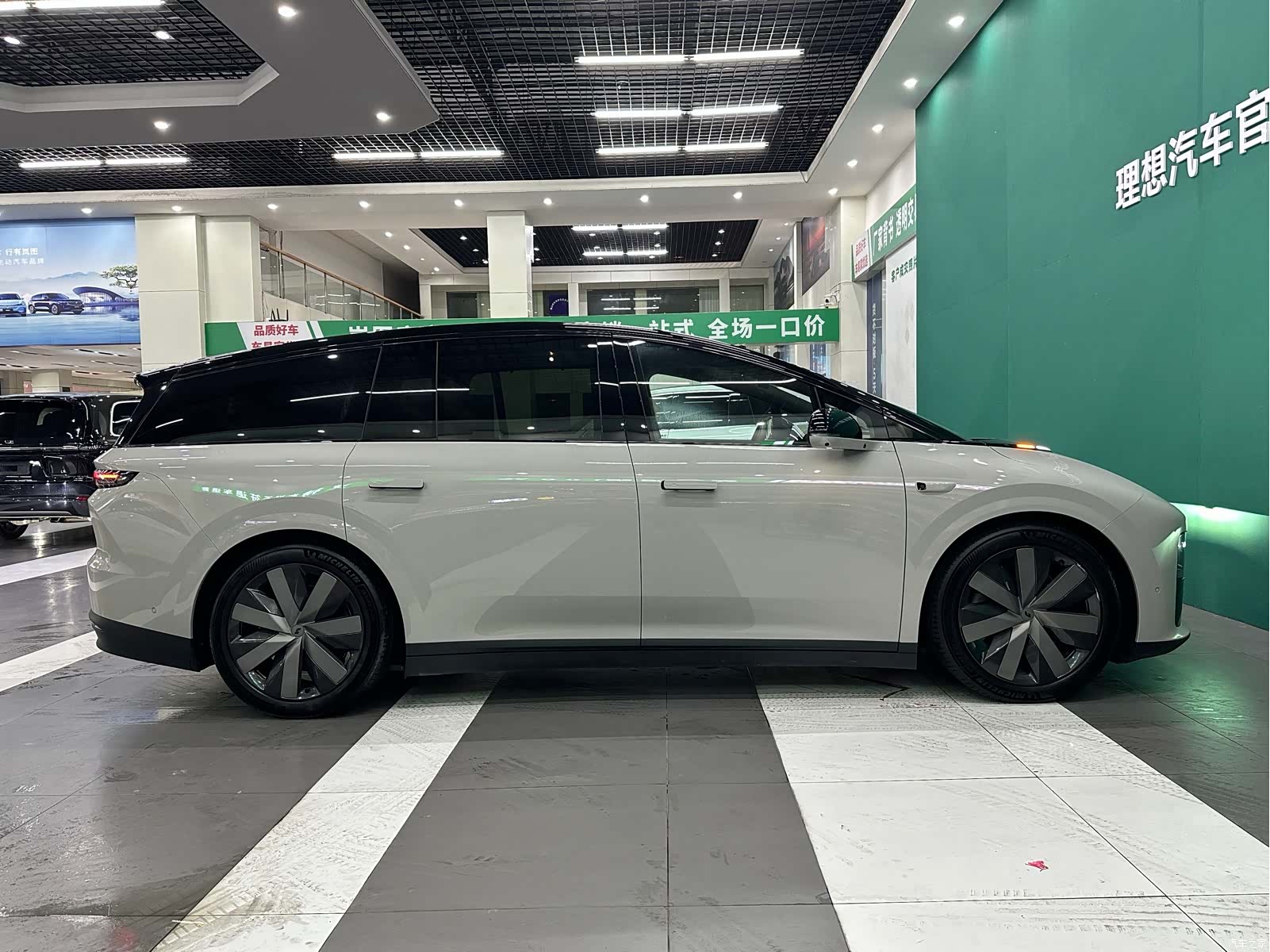Li Auto i8, 2025 18