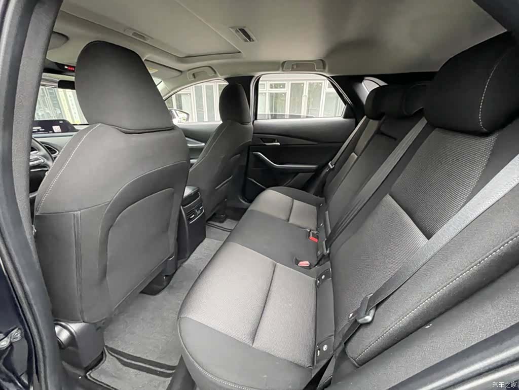 Mazda CX-30, 2021 22