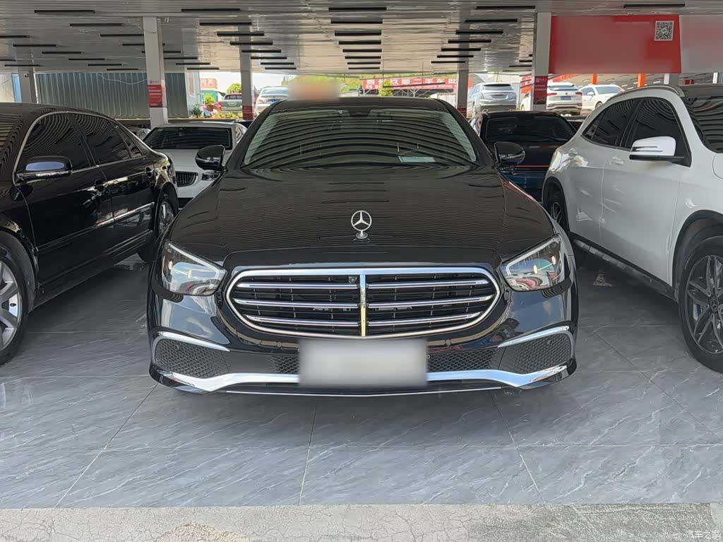 Mercedes-Benz E-Class, 2023 3