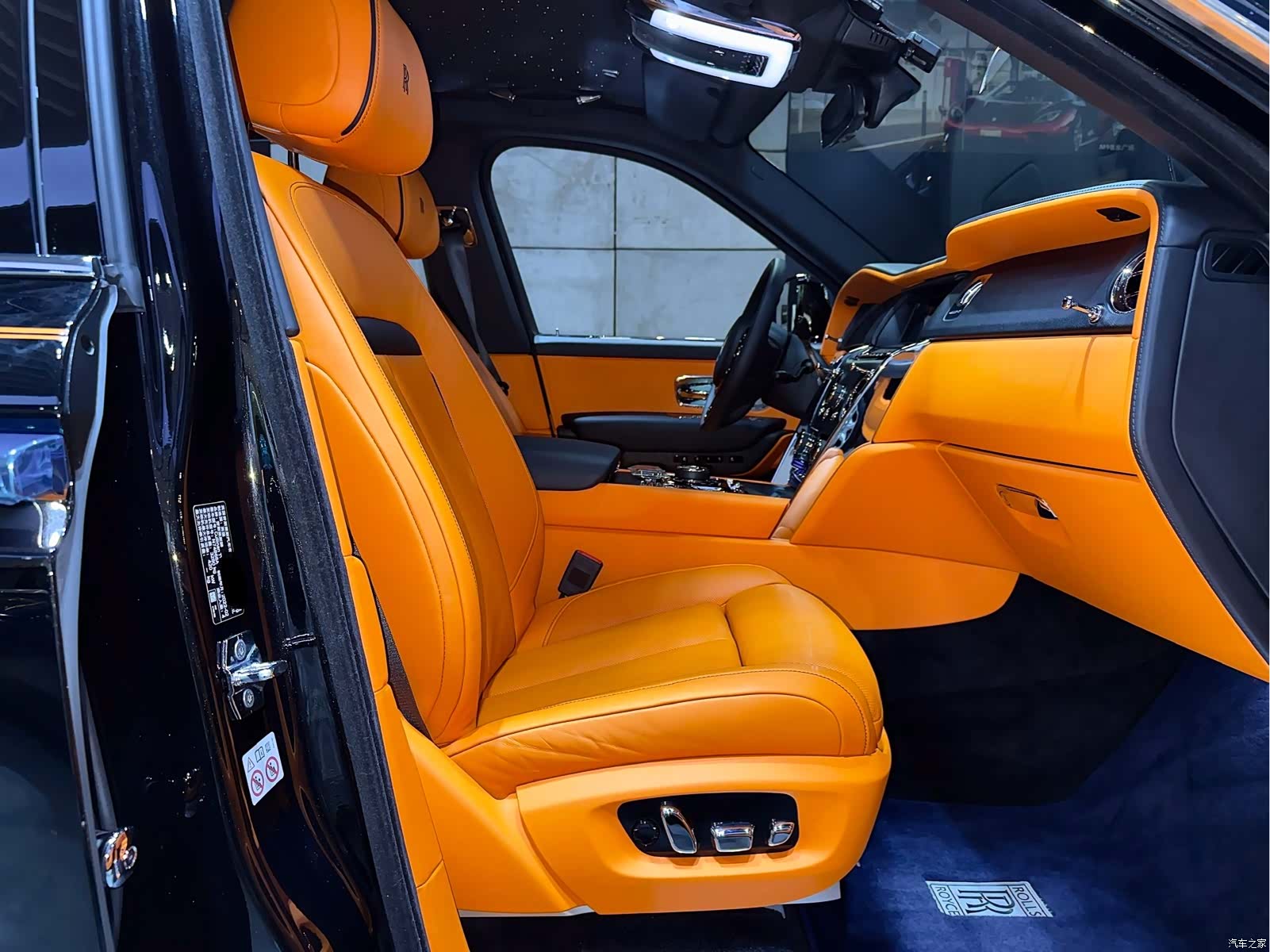 Rolls-Royce Cullinan, 2022 15
