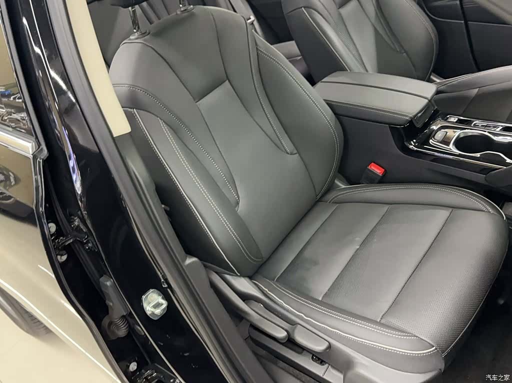 Buick Envision Plus, 2022 4