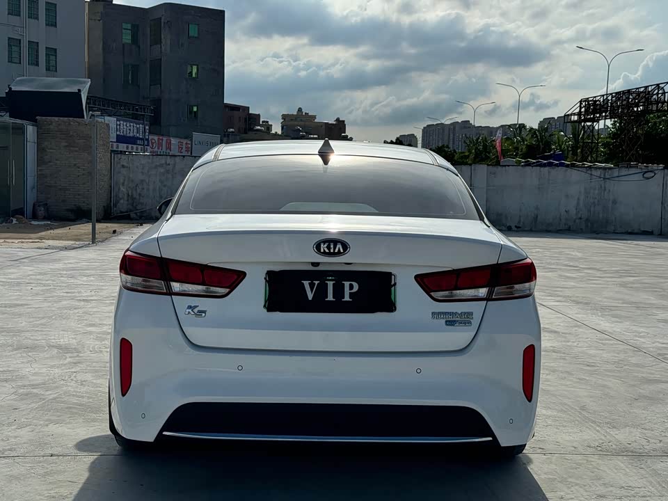 Kia K5 Kia K5