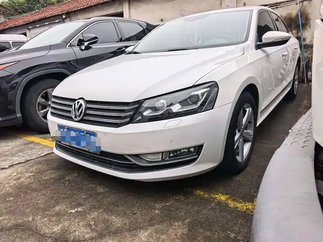 Volkswagen Passat 2016 — купить из Китая под заказ