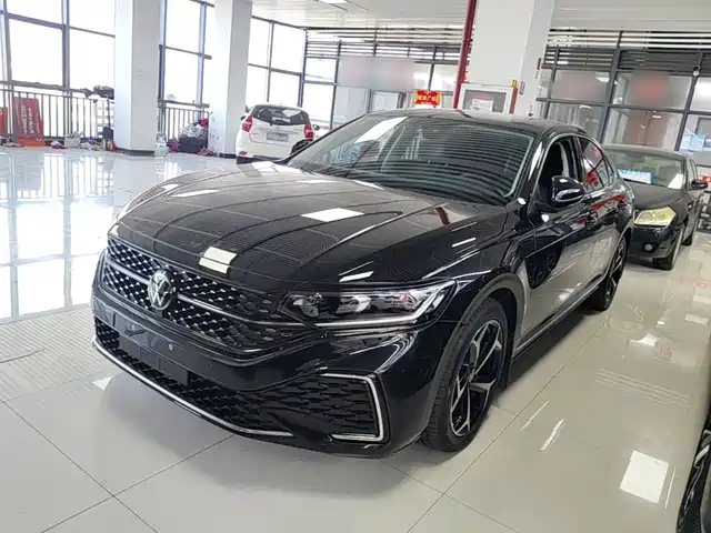 Volkswagen Passat 2024 — купить из Китая под заказ