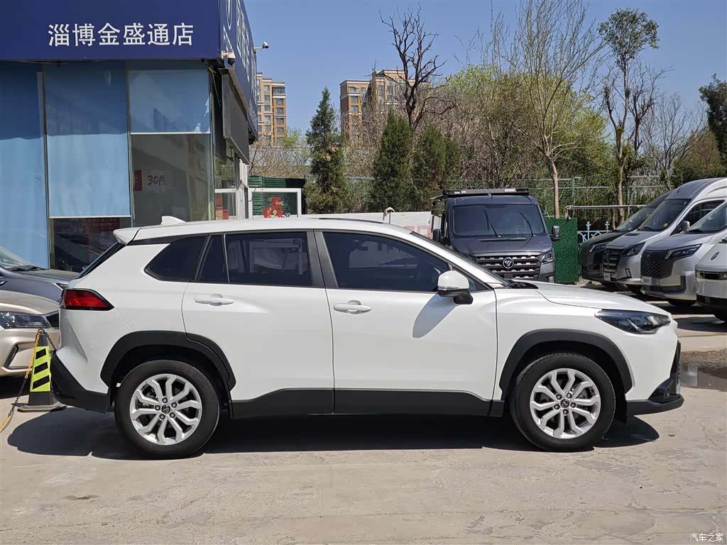 Toyota Frontlander, 2025 4
