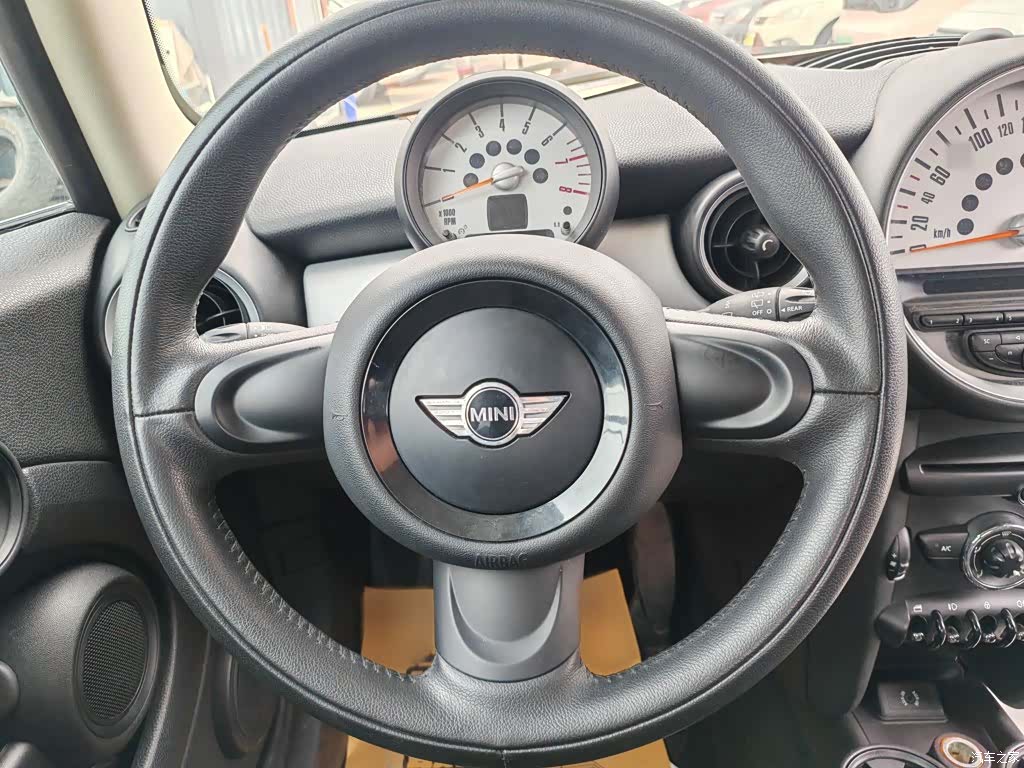 Mini ONE, 2014 12