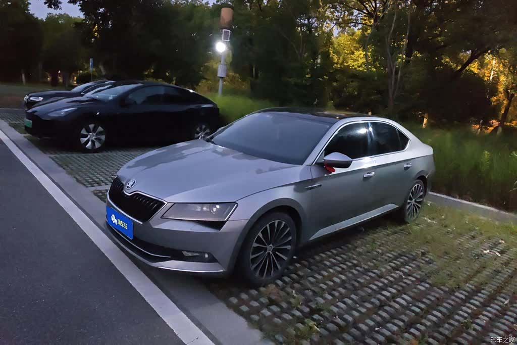 Skoda Superb, 2017 1