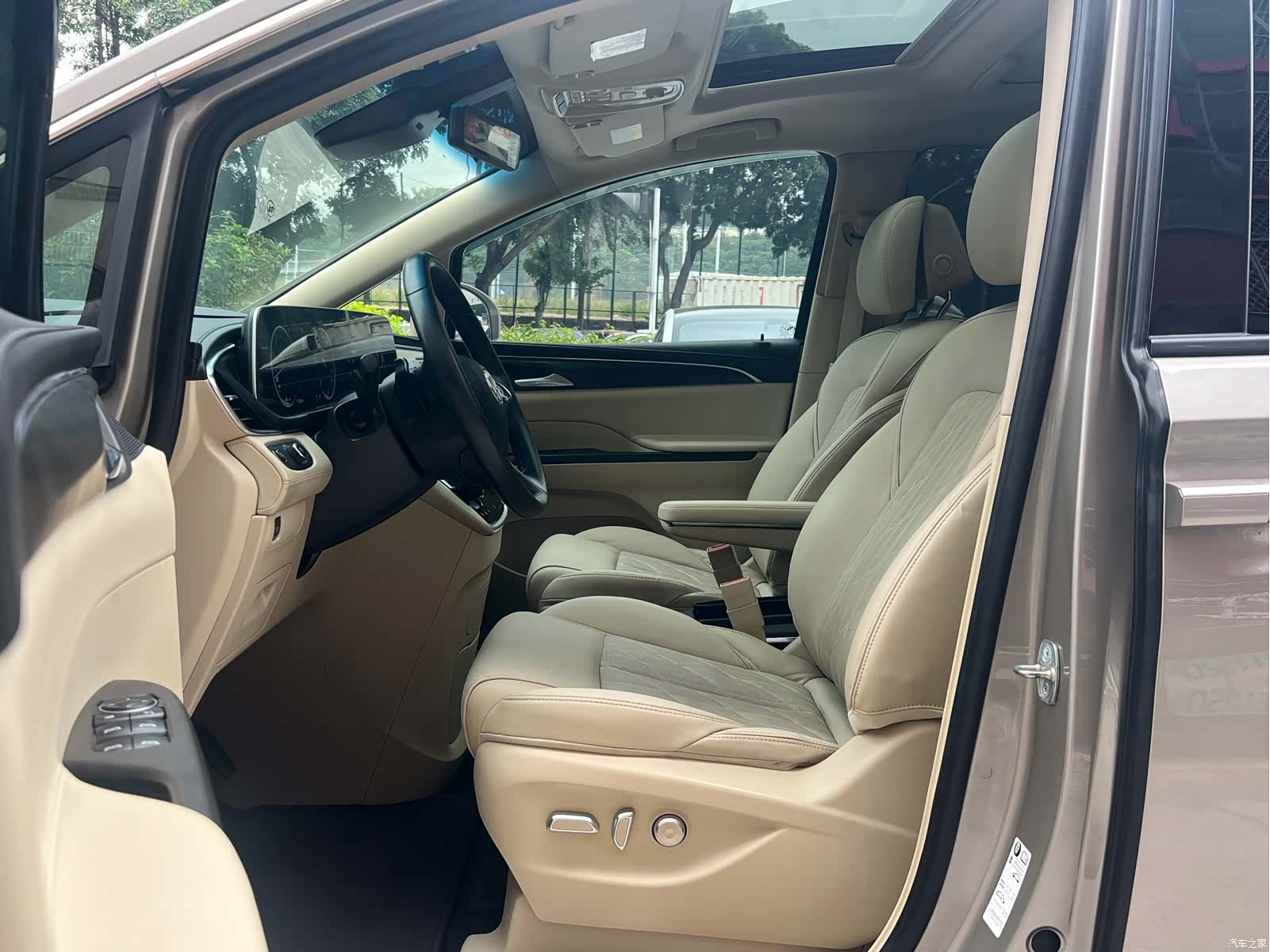 Buick GL8, 2022 10