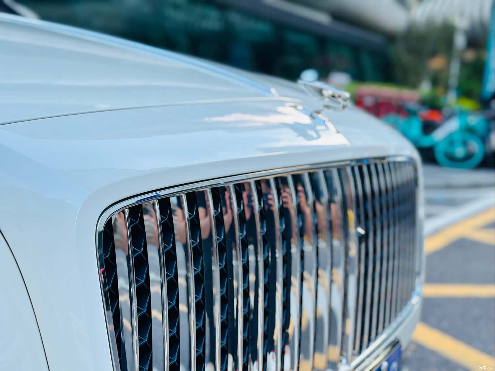Bentley Flying Spur, 2023 11