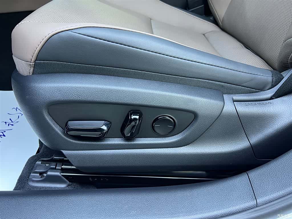 Lexus ES, 2026 18