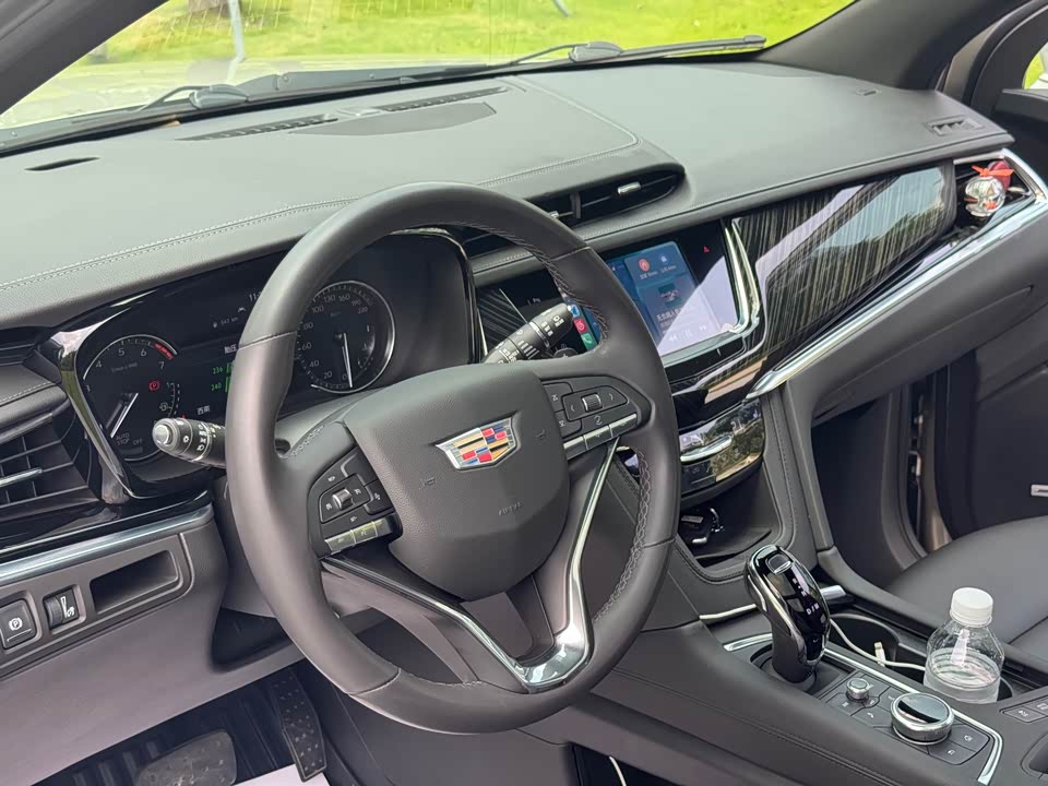 Cadillac XT6