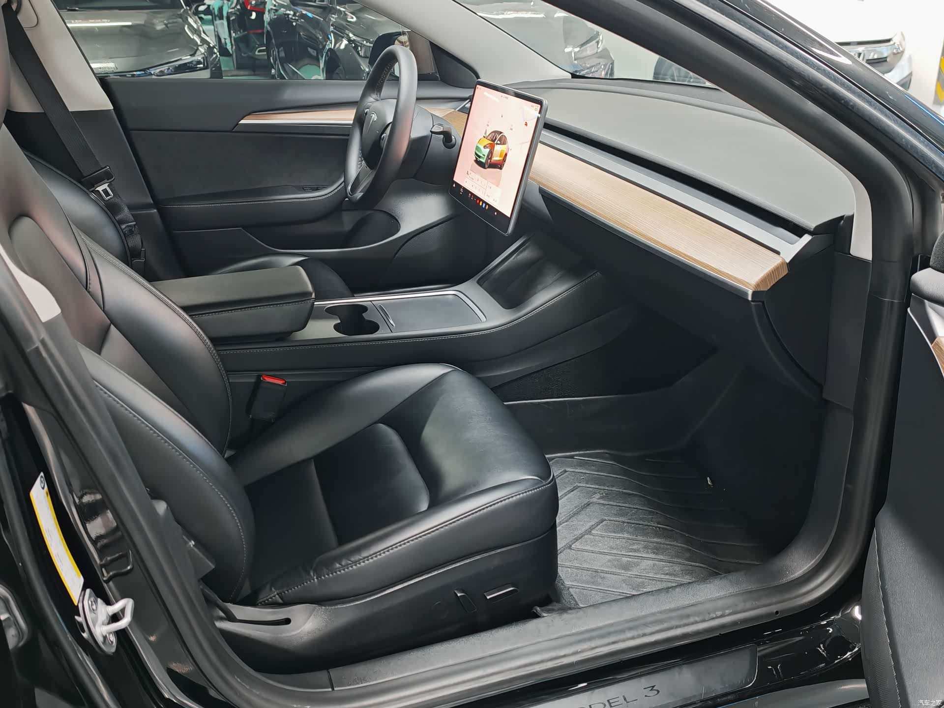 Tesla Model 3, 2022 11