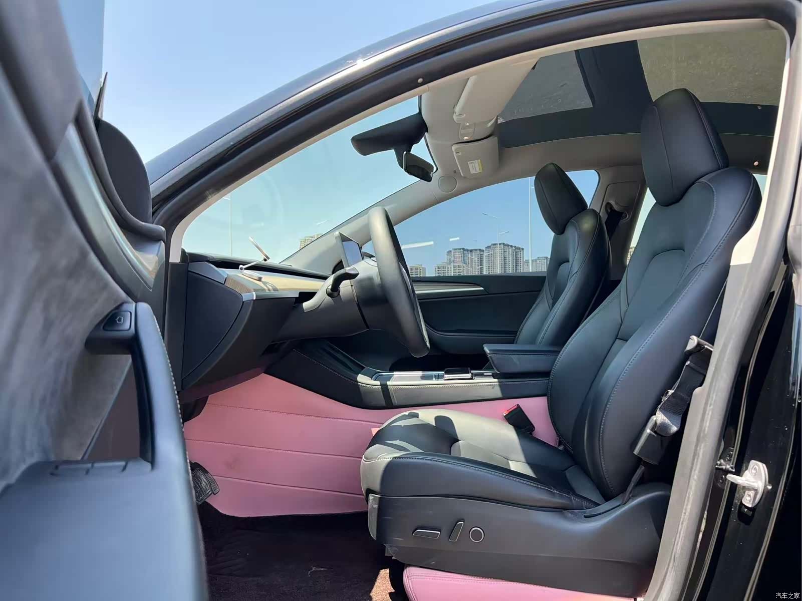 Tesla Model Y, 2023 4