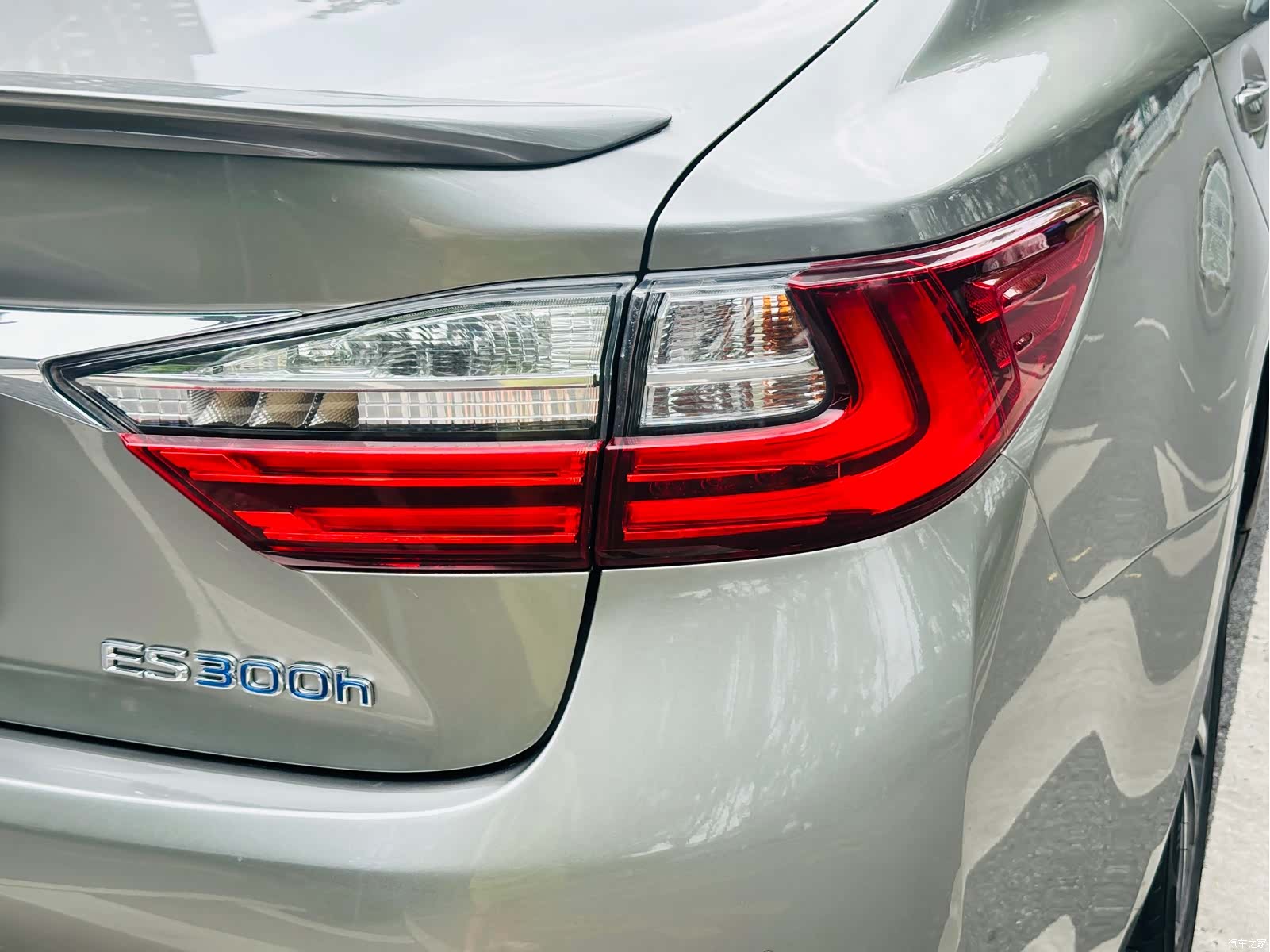 Lexus ES, 2018 11