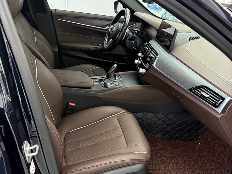 BMW 5 Series 2021, фото 8