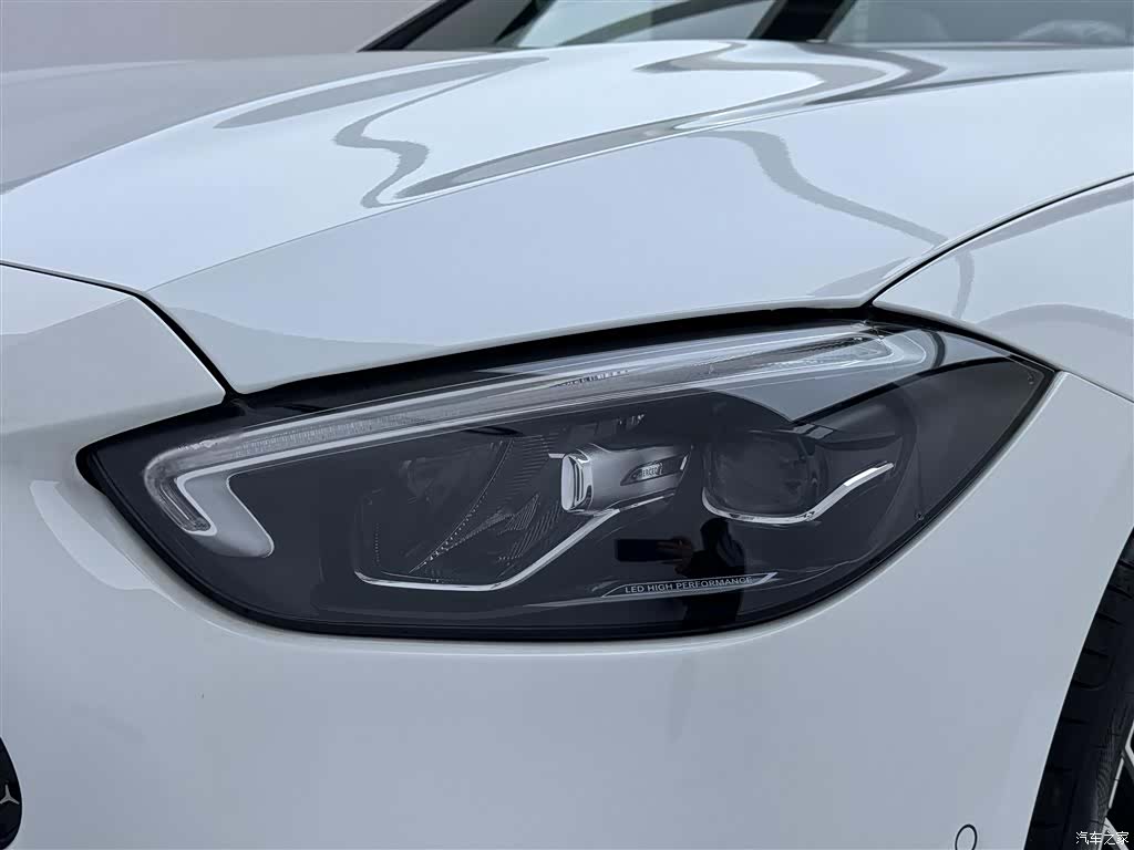 Mercedes-Benz C-Class, 2024 8