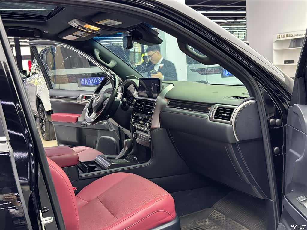 Lexus GX, 2025 8
