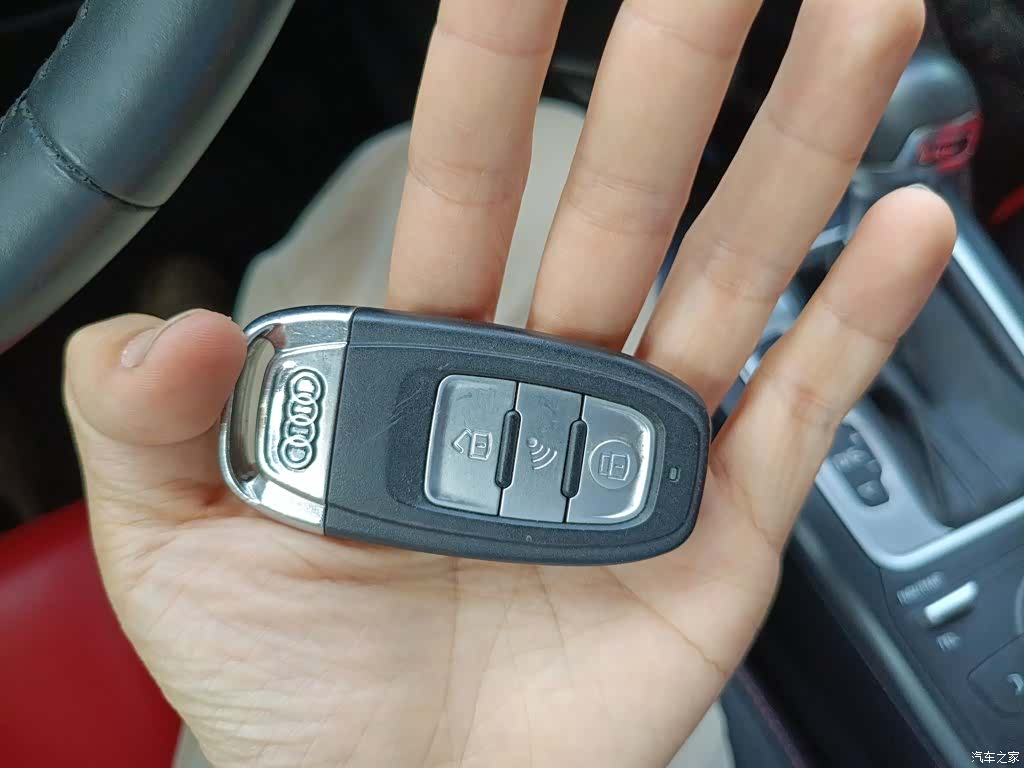 Audi Q2L, 2020 9