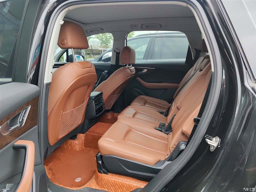 Audi Q7, 2024 13