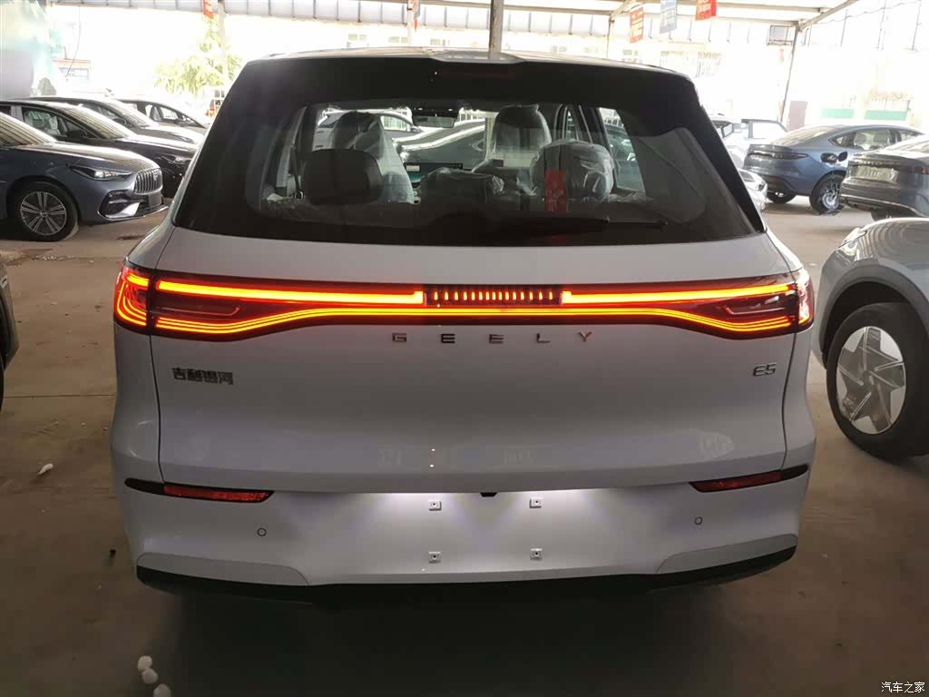 Geely Galaxy E5, 2026 6