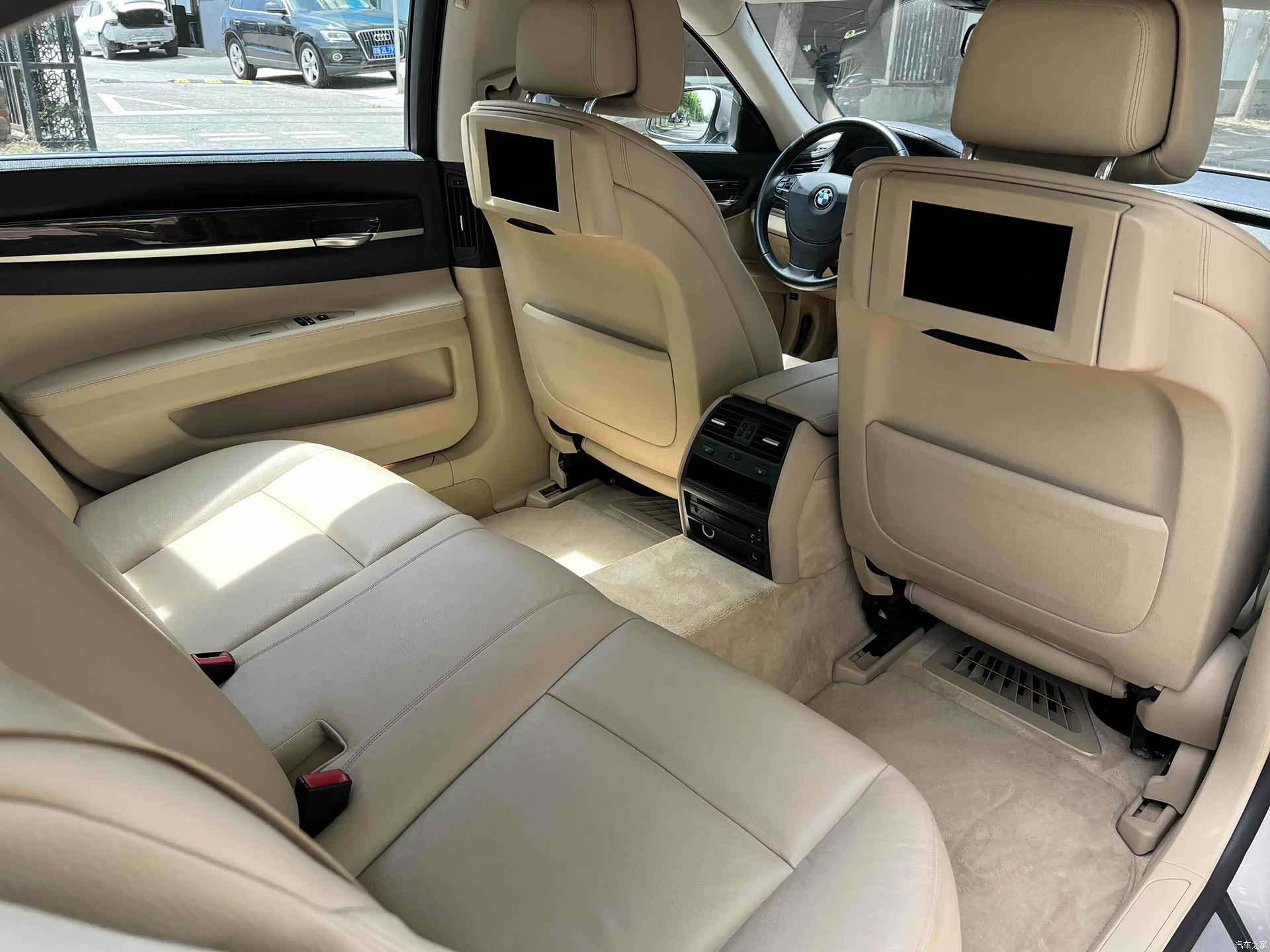 BMW 7 Series, 2011 17