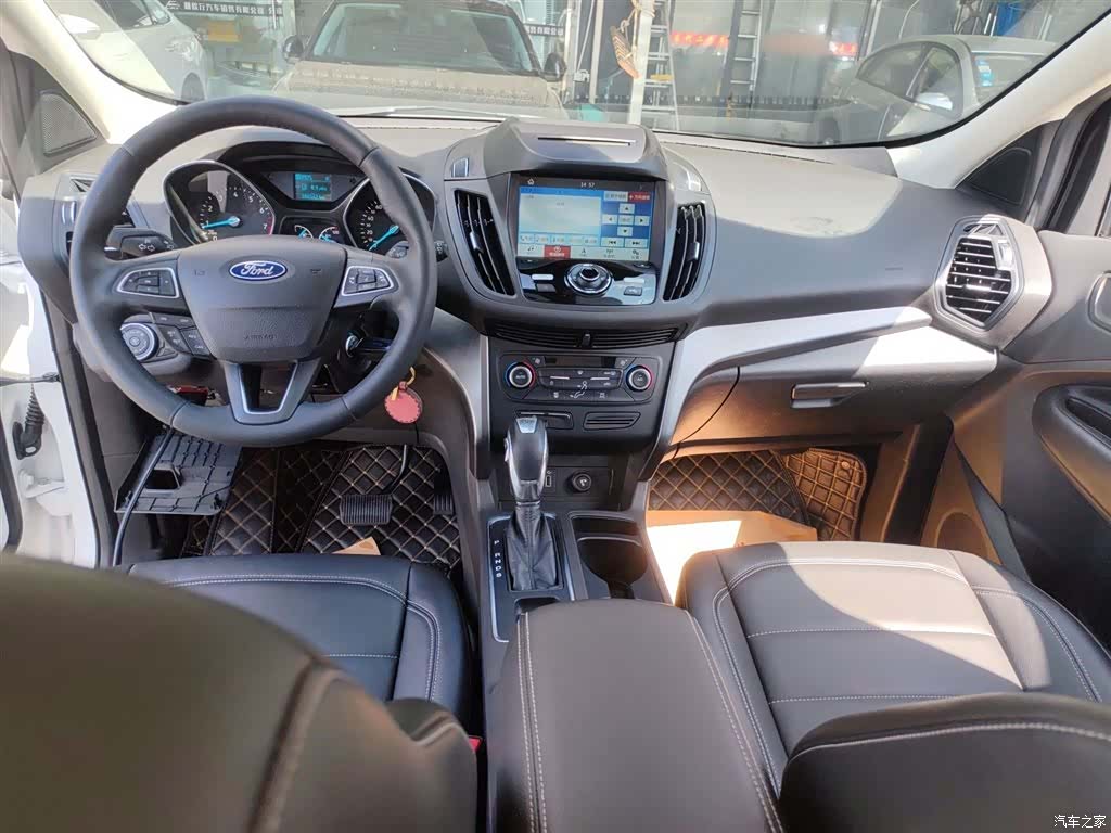 Ford Kuga, 2017 10