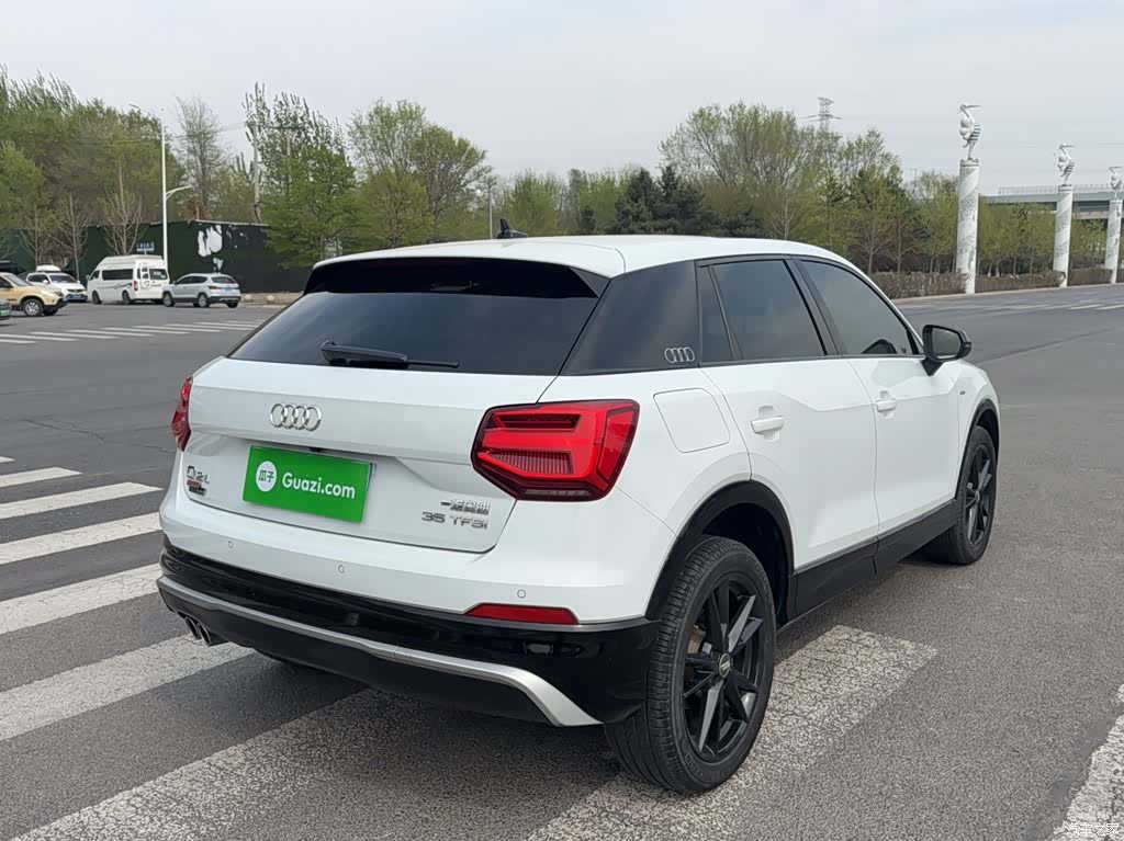 Audi Q2L, 2019 24