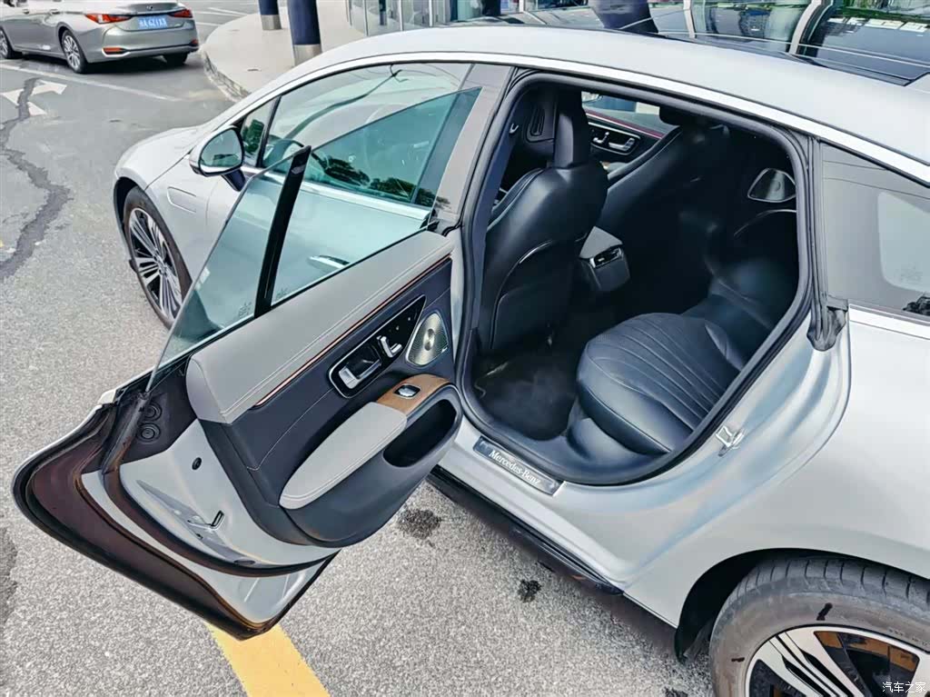 Mercedes-Benz EQS, 2025 16