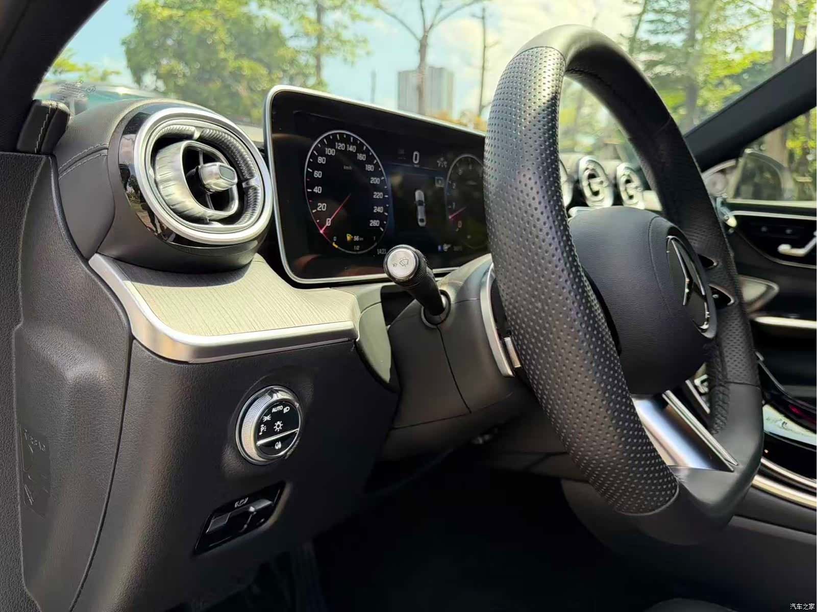 Mercedes-Benz C-Class, 2024 8