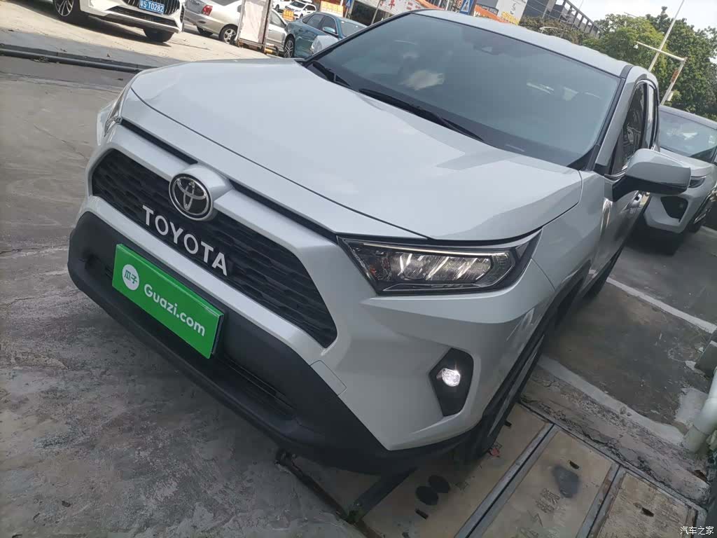 Toyota RAV4, 2024 1