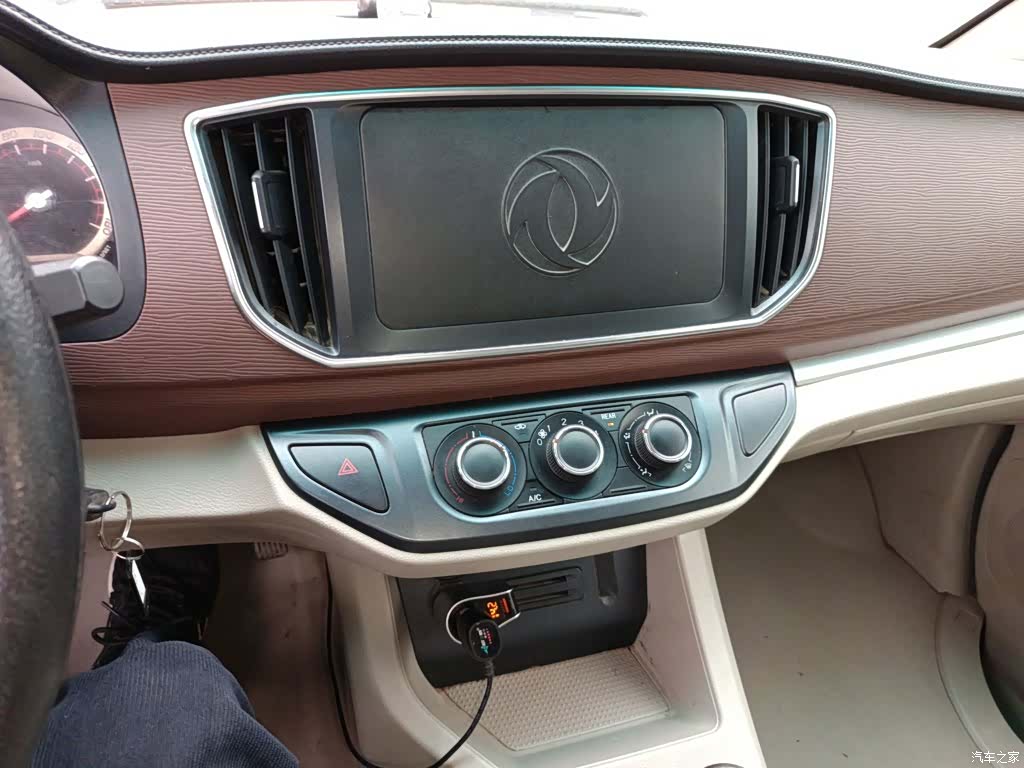 DongFeng M5, 2017 13