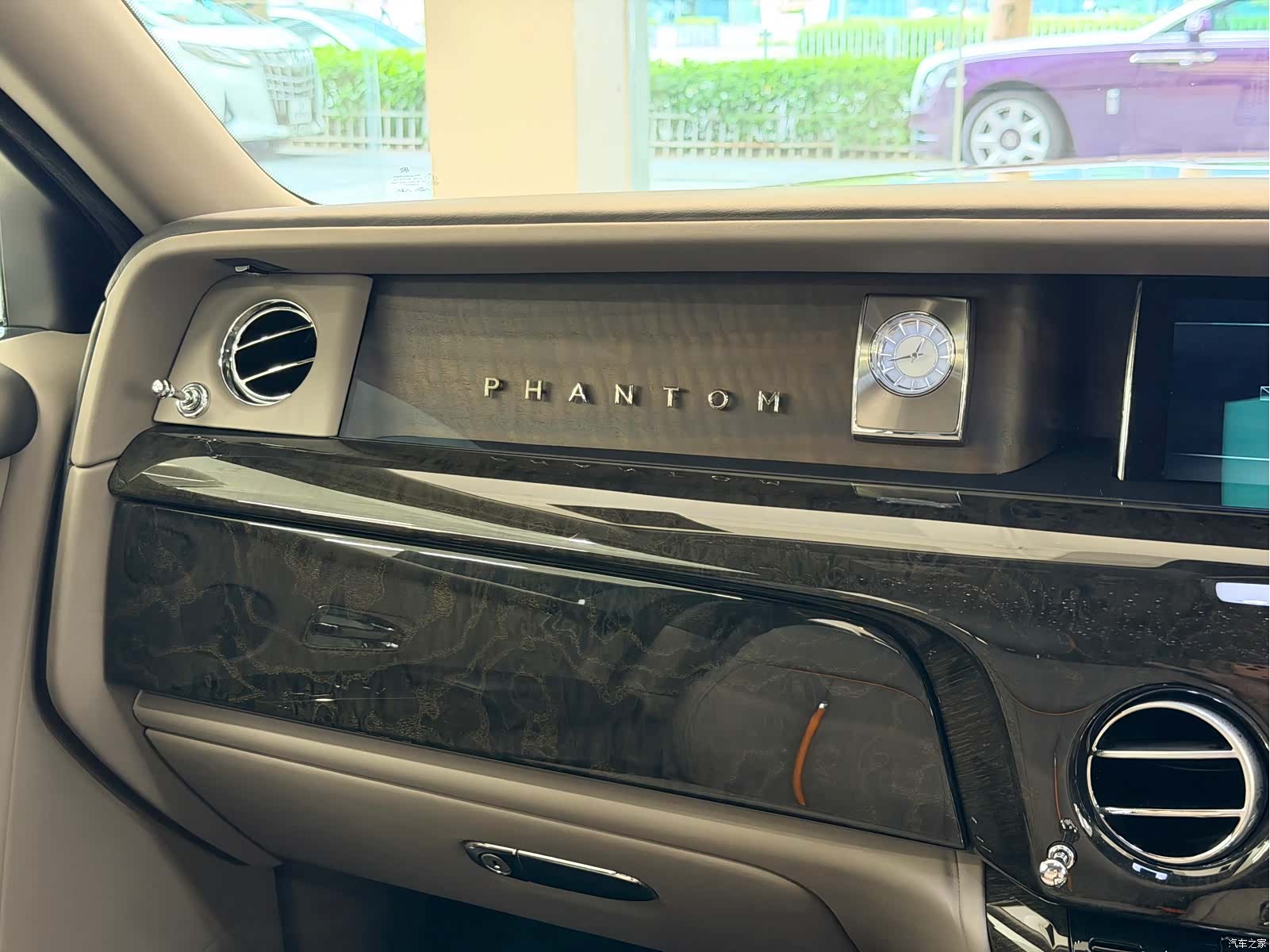 Rolls-Royce Phantom, 2019 19