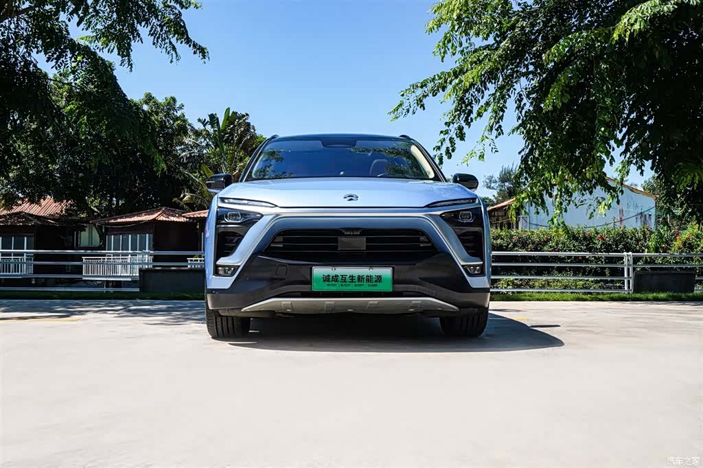 NIO ES8