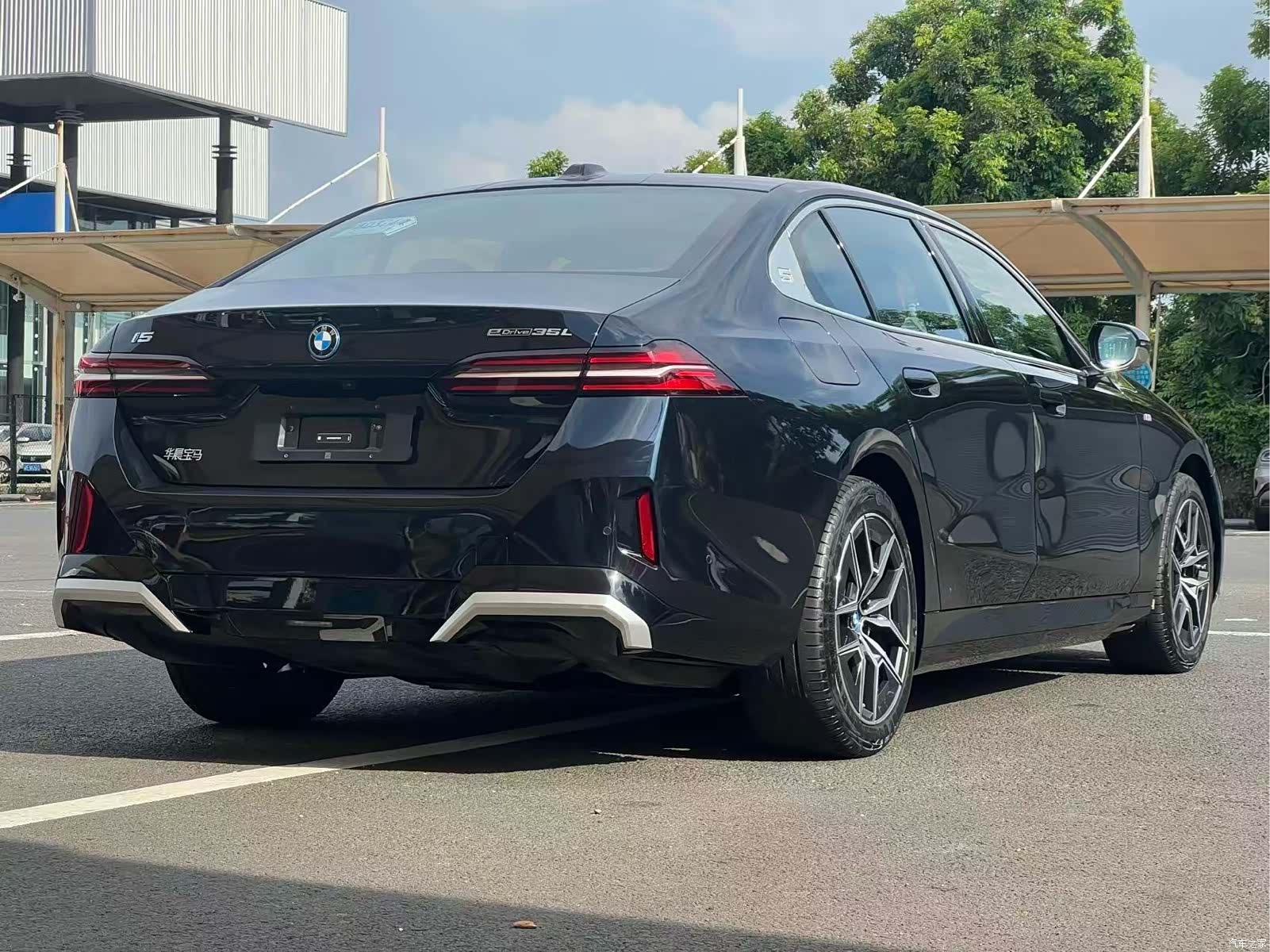 BMW i5, 2025 9