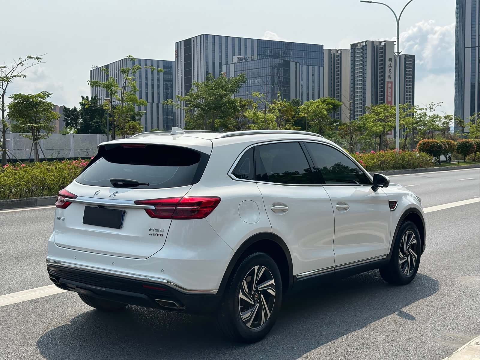 Hongqi HS5, 2023 4