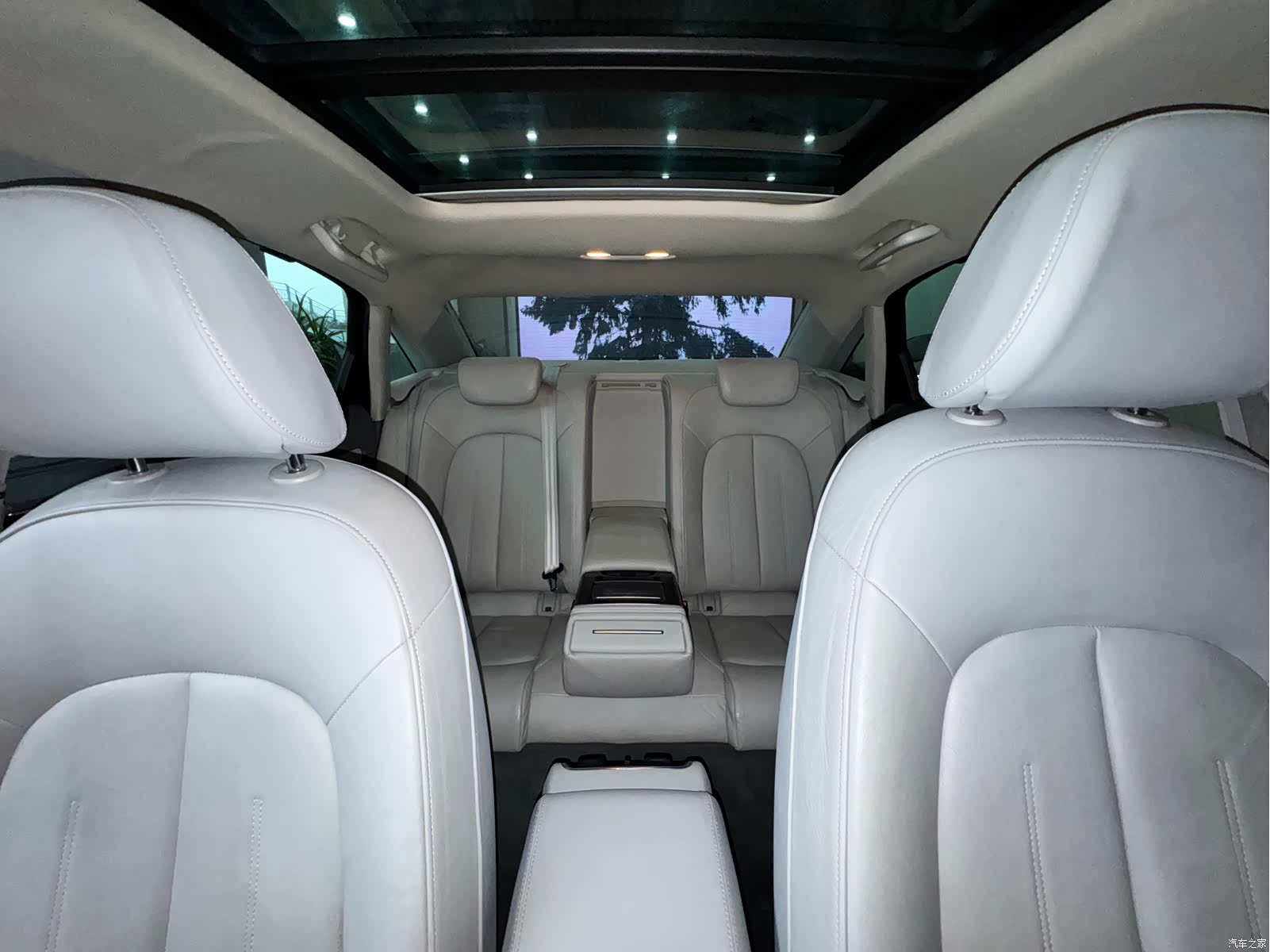Audi A6L, 2013 27