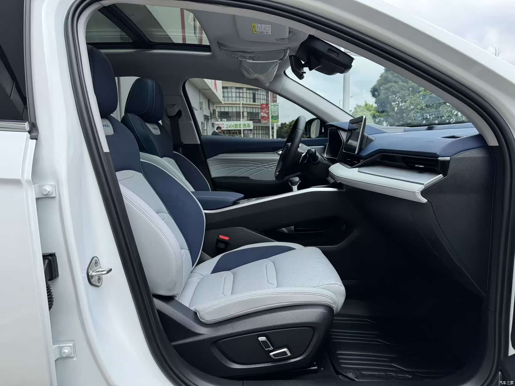 Geely Preface, 2023 18