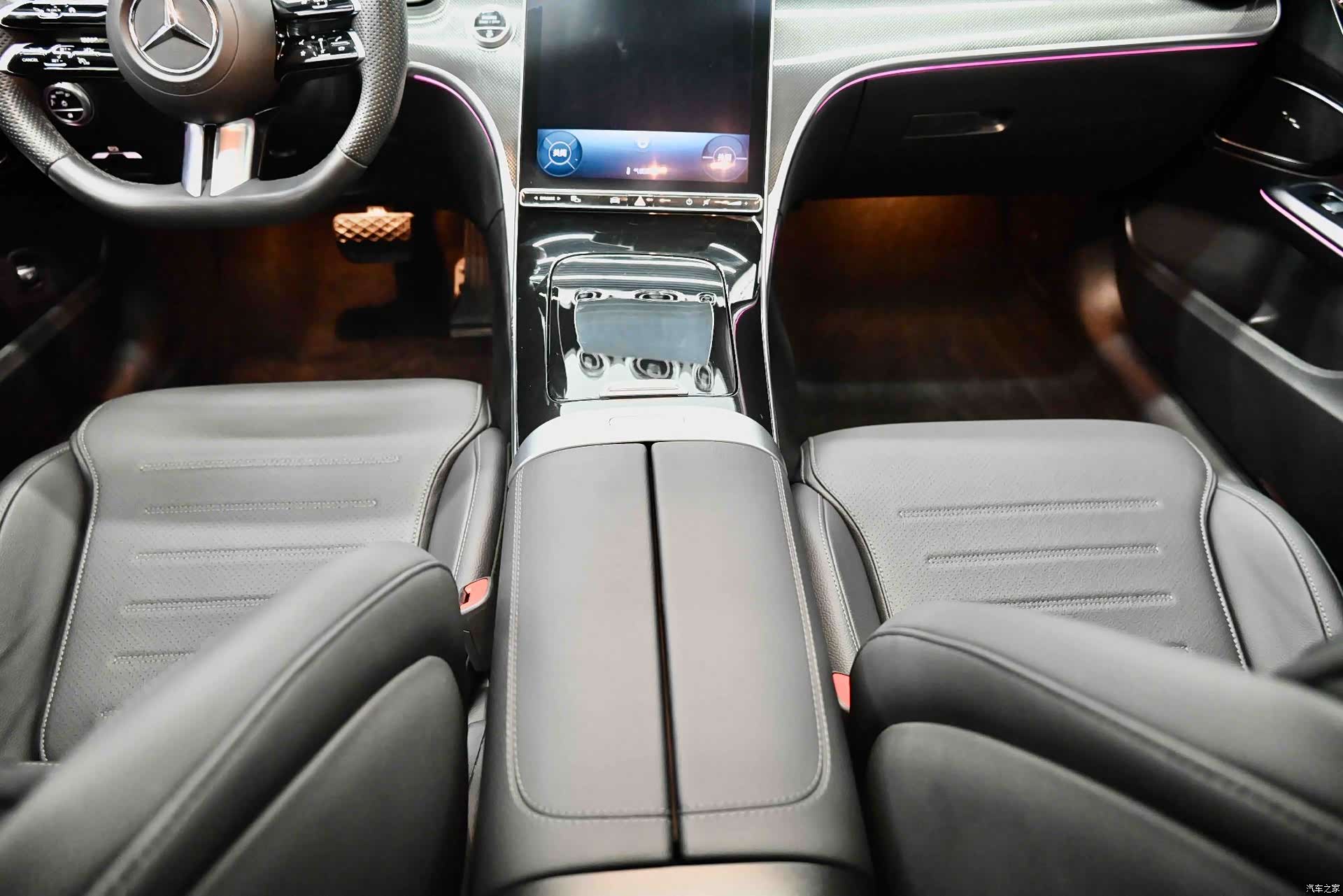 Mercedes-Benz C-Class, 2024 31
