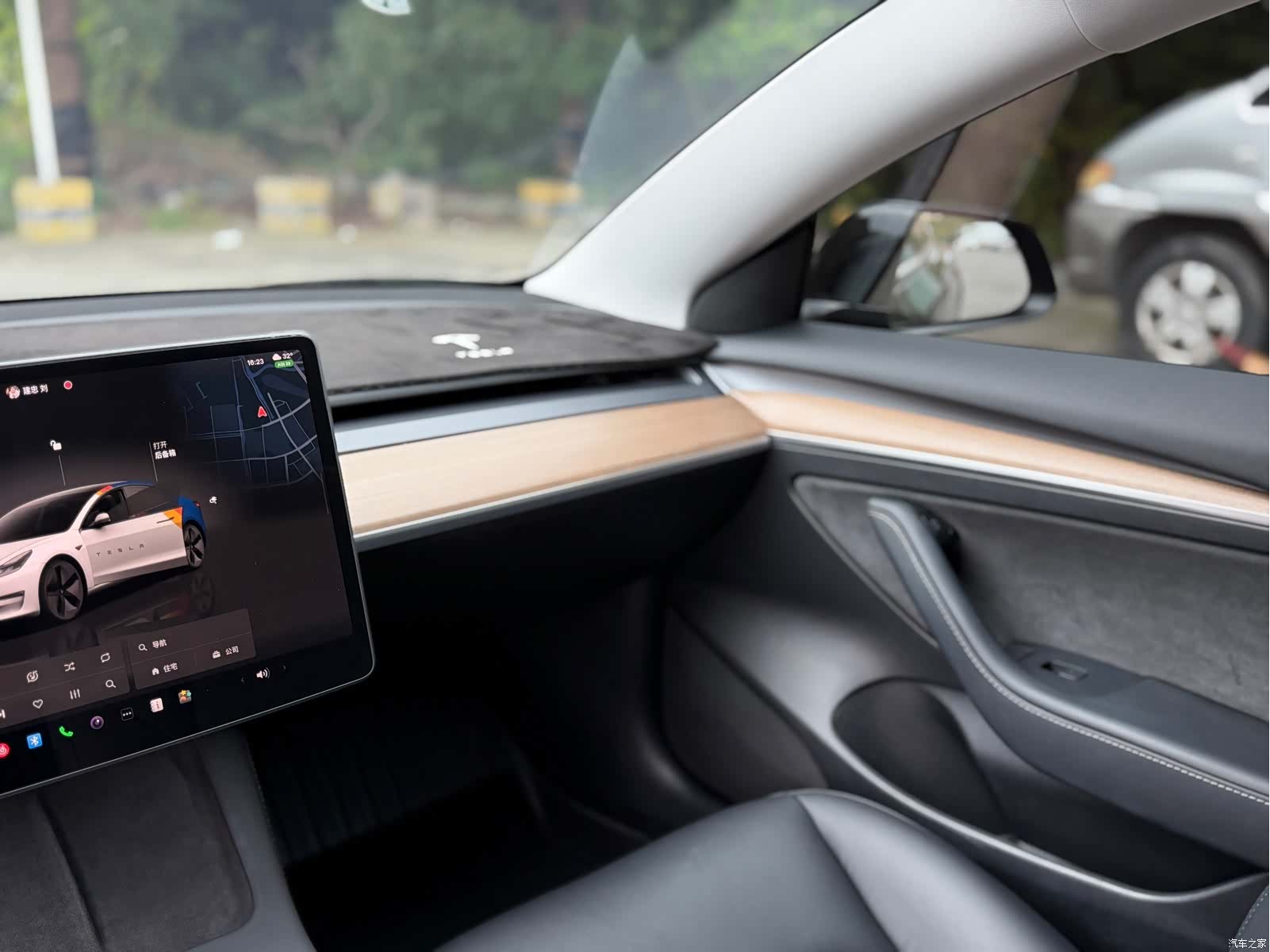 Tesla Model 3, 2023 12