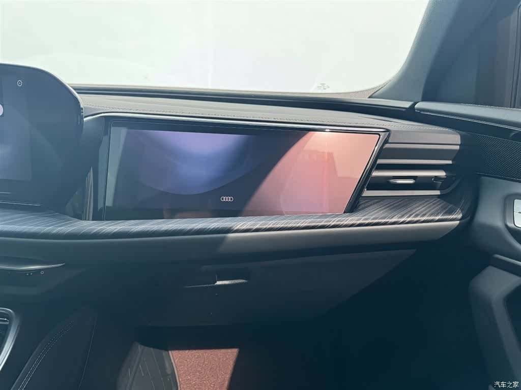 Audi Q5L, 2026 7
