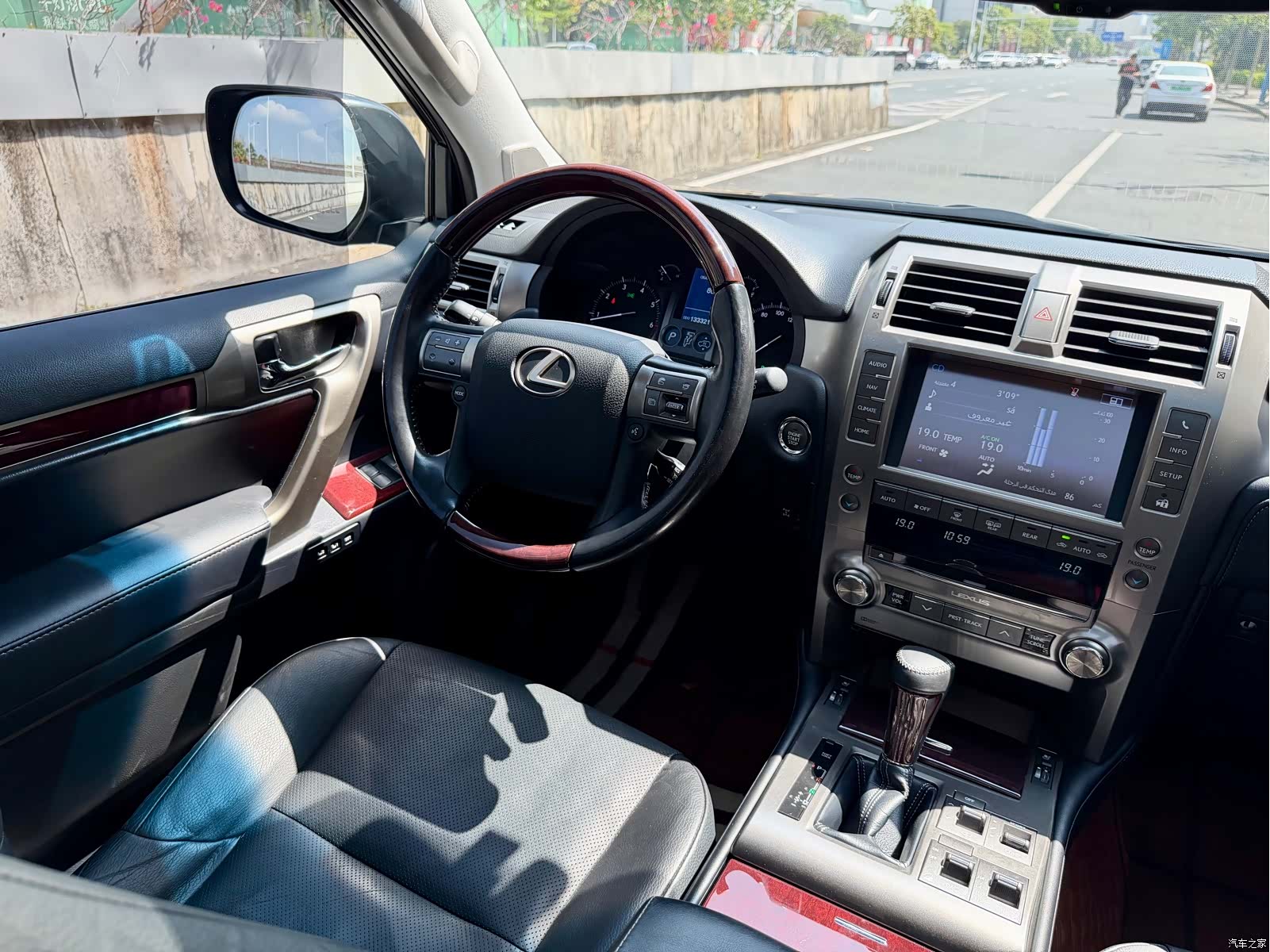 Lexus GX, 2019 28
