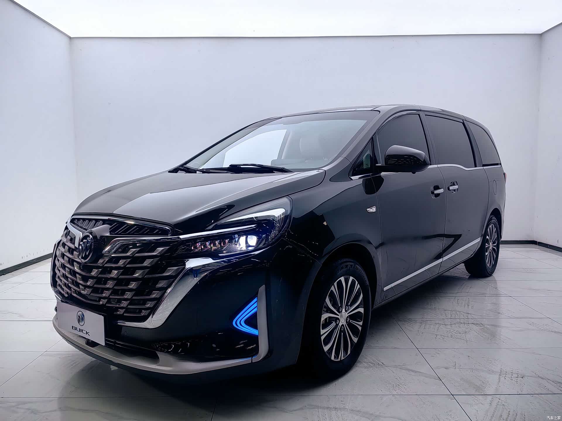 Buick GL8, 2021 1