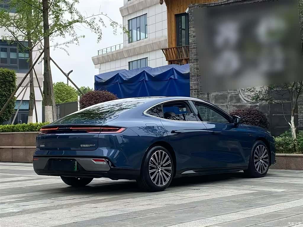 Geely 8, 2025 7