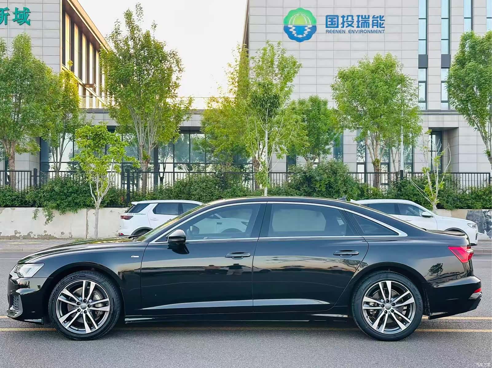 Audi A6L, 2021 3