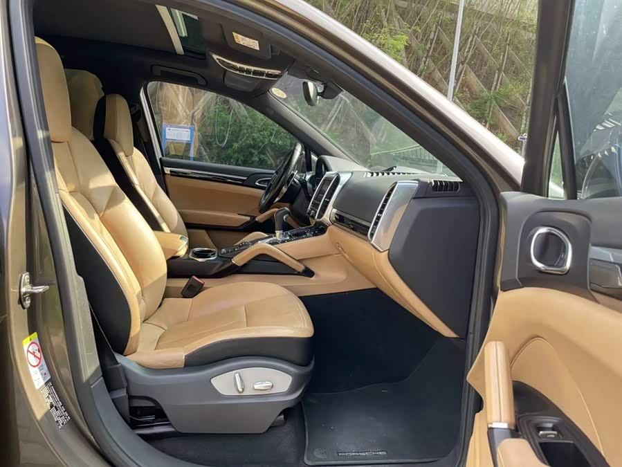 Porsche Cayenne 2015, фото 11