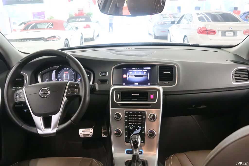 Volvo S60, 2018 все фото