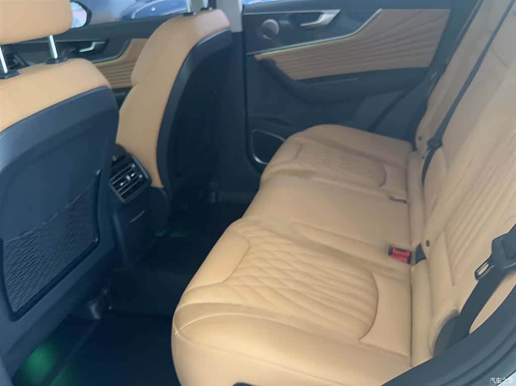 Hongqi HS5, 2023 18