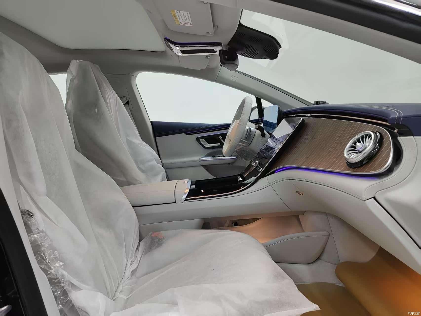 Mercedes-Benz EQE, 2025 18